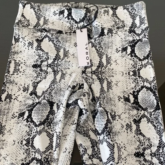 Koral Drive Python High Rise Legging - Picture 5 of 14